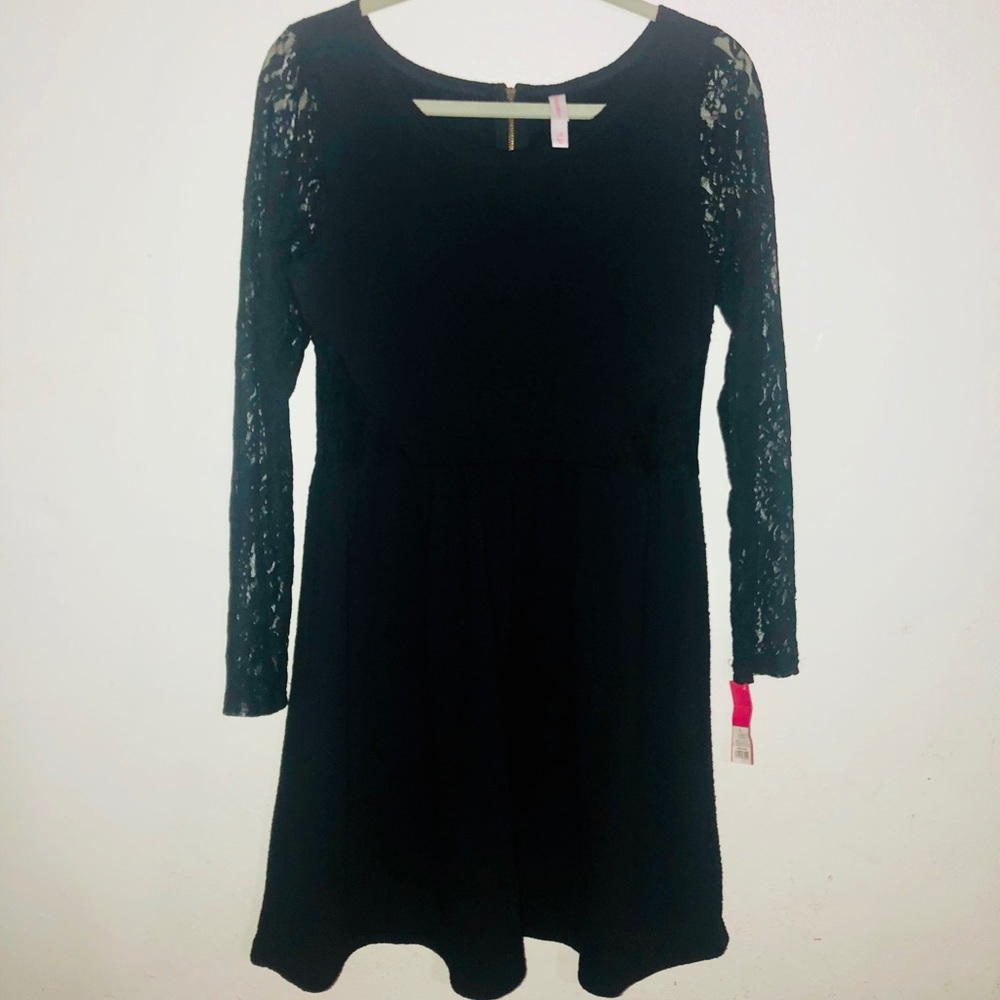 Women’s Black Lace Dress Long Sleeves SZ L NWT